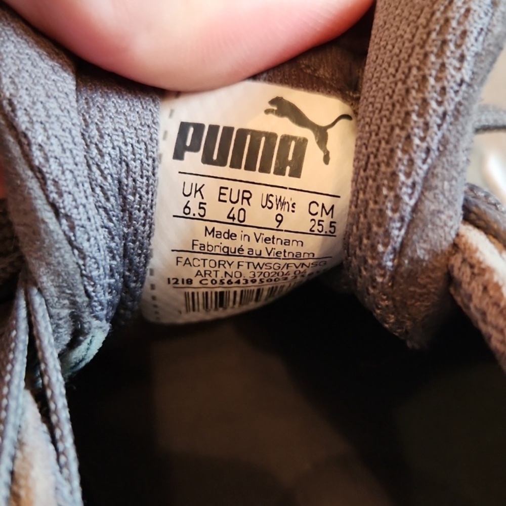 Women's Puma shoes - Picture 4 of 7
